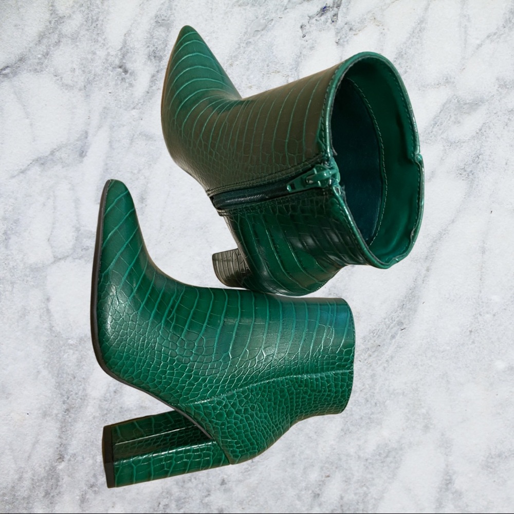 Crocodile Booties
